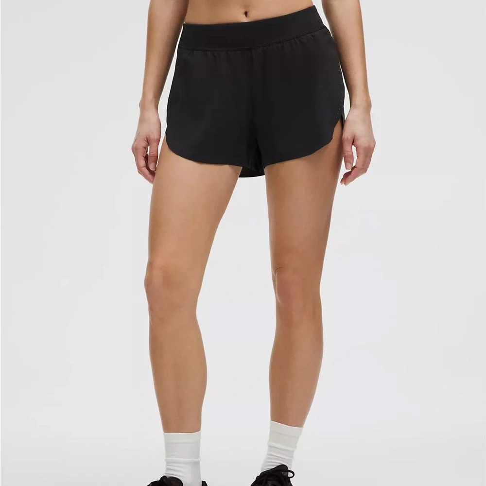 LULULEMON Fast and Free High-Rise Classic-Fit Split Short 3inch - Picture 2 of 4